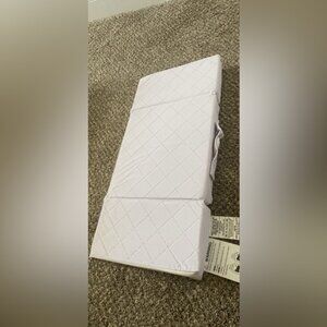 Vibrating crib wedge